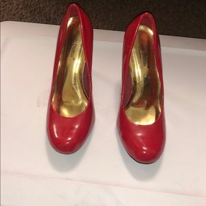 7.5 red Pierre Dumas heels